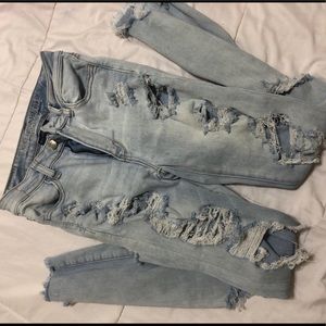 american eagle ripped jeans